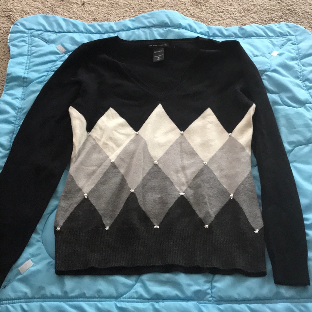 New York and Company argyle sweater size medium